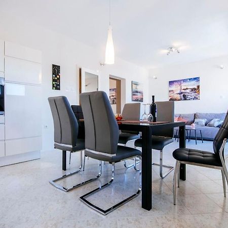 Bayshore Apartment ซาดาร์ ภายนอก รูปภาพ
