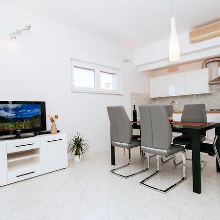 Bayshore Apartment ซาดาร์ ภายนอก รูปภาพ