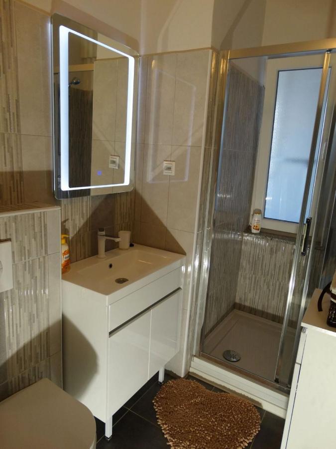 Bayshore Apartment ซาดาร์ ภายนอก รูปภาพ
