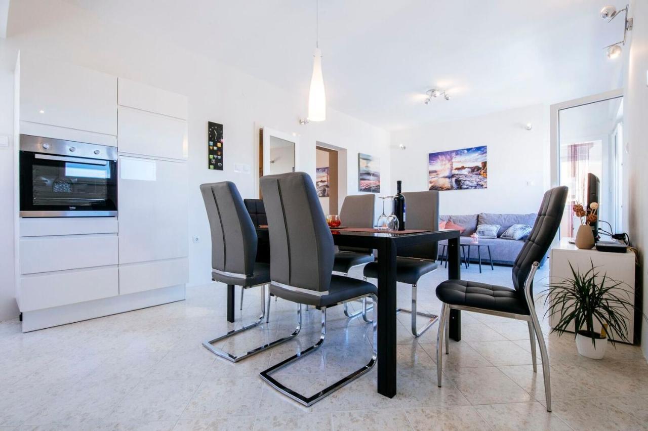 Bayshore Apartment ซาดาร์ ภายนอก รูปภาพ